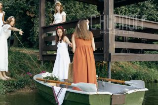 Девичник в глэмпинге. Фотосъемка невесты и её подружек.