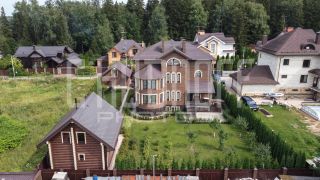 Комплексная фотопрезентация загородного дома для продажи.