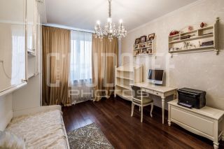 Интерьерная фотосъемка трехкомнатной квартиры. Спальня.