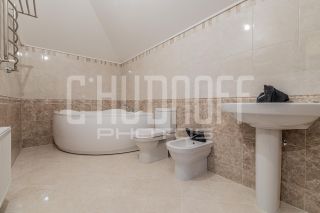 Комплексная фотопрезентация загородного дома для продажи.