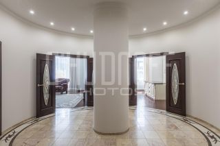 Интерьерная и экстерьерная фотосъемка дома на продажу.