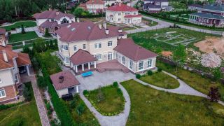 Интерьерная и экстерьерная фотосъемка коттеджа на продажу.