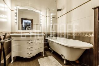 Интерьерная фотосъемка трехкомнатной квартиры. Санузел.