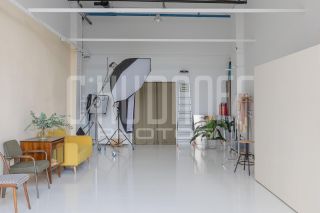 Интерьерная фотосъемка профессиональной фотостудии.