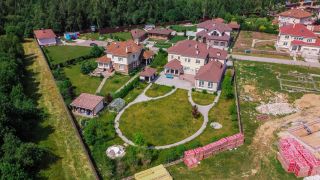 Интерьерная и экстерьерная фотосъемка коттеджа на продажу.