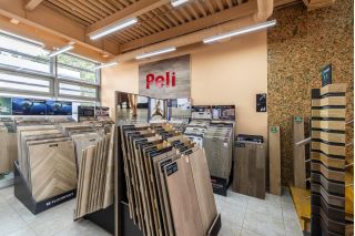 Профессиональная фотосъемка магазина ламинат. Фото для контента.