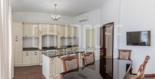 Интерьерная и экстерьерная фотосъемка дома на продажу.