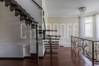 Интерьерная и экстерьерная фотосъемка дома на продажу.