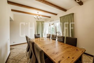 Фотосъемка коттеджа. Интерьер. Гостиная на первом этаже.