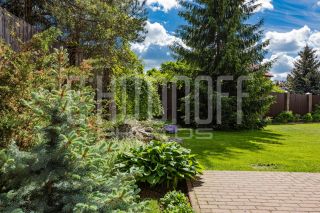 Интерьерная и экстерьерная фотосъемка дома на продажу.