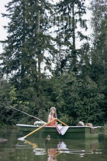 Девичник в глэмпинге. Фотосъемка невесты и её подружек.