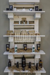 Интерьерная и репортажно-постановочная фотосъемка барбершопа