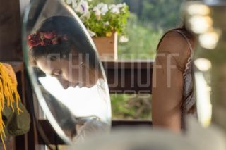 Девичник в глэмпинге. Фотосъемка невесты и её подружек.