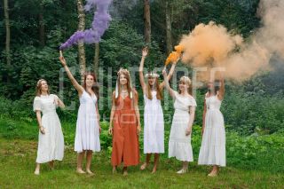 Девичник в глэмпинге. Фотосъемка невесты и её подружек.