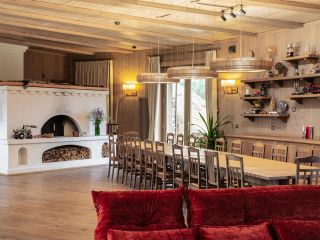 Архитектурная и интерьерная фотосъёмка гостиничного комплекса.