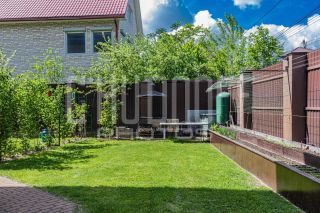 Интерьерная и экстерьерная фотосъемка дома на продажу.