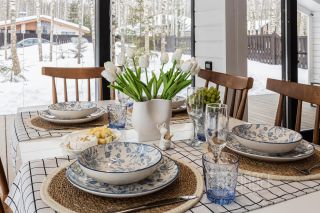 Комплексная презентация загородного дома для сдачи в аренду посуточно. Интерьерная и контентная фотосессия.