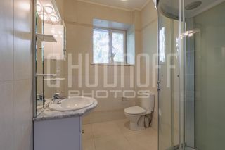 Интерьерная и экстерьерная фотосъемка дома на продажу.