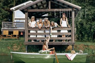 Девичник в глэмпинге. Фотосъемка невесты и её подружек.