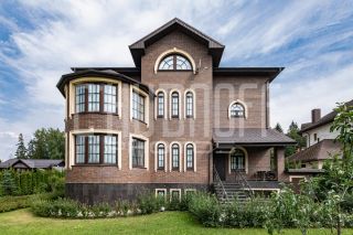 Комплексная фотопрезентация загородного дома для продажи.