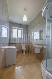 Интерьерная и экстерьерная фотосъемка дома на продажу.