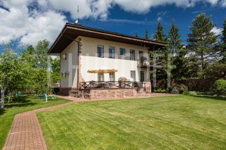 Интерьерная и экстерьерная фотосъемка дома на продажу.