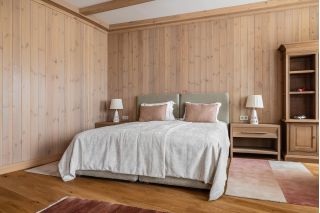 Архитектурная и интерьерная фотосъёмка гостиничного комплекса.