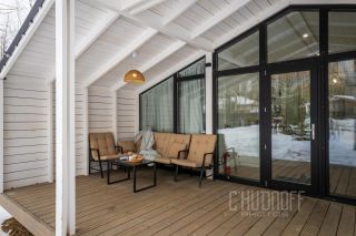 Комплексная презентация загородного дома для сдачи в аренду посуточно. Интерьерная и контентная фотосессия.