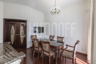 Интерьерная и экстерьерная фотосъемка дома на продажу.