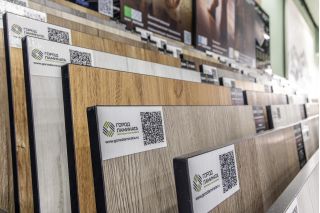 Профессиональная фотосъемка магазина ламинат. Фото для контента.