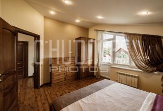 Интерьерная фотосъемка коттеджа. Жилая комната.