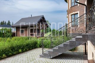 Комплексная фотопрезентация загородного дома для продажи.