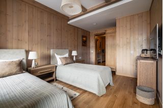 Архитектурная и интерьерная фотосъёмка гостиничного комплекса.