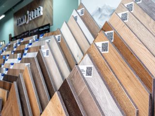 Профессиональная фотосъемка магазина ламинат. Фото для контента.