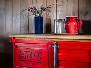 Архитектурная и интерьерная фотосъёмка гостиничного комплекса.