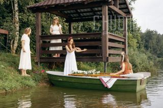 Девичник в глэмпинге. Фотосъемка невесты и её подружек.