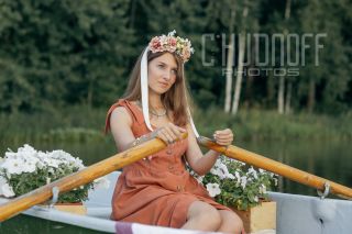 Девичник в глэмпинге. Фотосъемка невесты и её подружек.