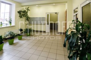 Интерьерная фотосъемка трехкомнатной квартиры. Входная группа. Зона консьержа.