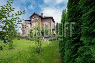 Комплексная фотопрезентация загородного дома для продажи.