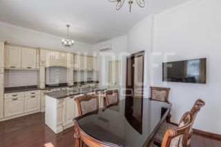 Интерьерная и экстерьерная фотосъемка дома на продажу.