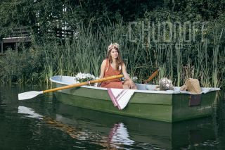 Девичник в глэмпинге. Фотосъемка невесты и её подружек.