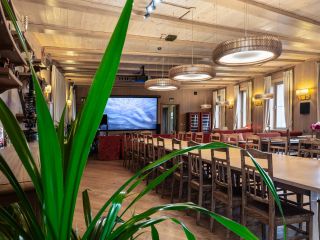 Архитектурная и интерьерная фотосъёмка гостиничного комплекса.