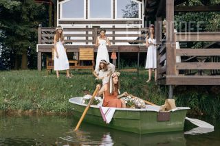 Девичник в глэмпинге. Фотосъемка невесты и её подружек.