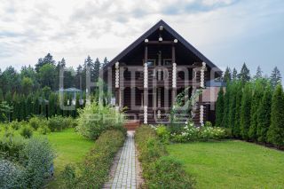 Комплексная фотопрезентация загородного дома для продажи.