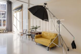 Интерьерная фотосъемка профессиональной фотостудии.