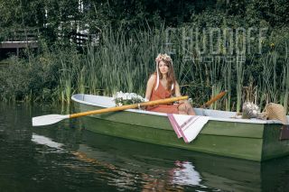 Девичник в глэмпинге. Фотосъемка невесты и её подружек.