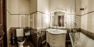 Интерьерная фотосъемка трехкомнатной квартиры. Санузел.