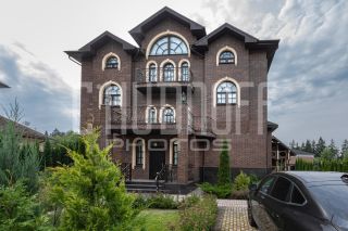 Комплексная фотопрезентация загородного дома для продажи.