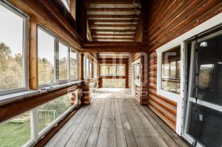 Фотосъемка недвижимости. Интерьер. Застекленная веранда.