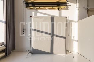 Интерьерная фотосъемка профессиональной фотостудии.